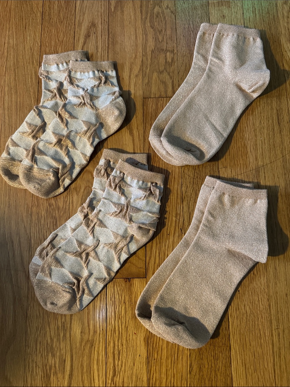 🐷 Lot of 4 Gold Metallic Ankle Socks